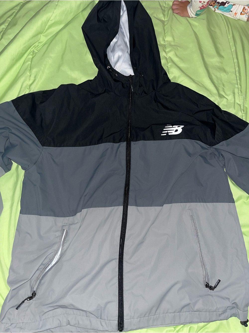 New Balance Black and Gray Colorblock Hooded Windbreaker Men’s L